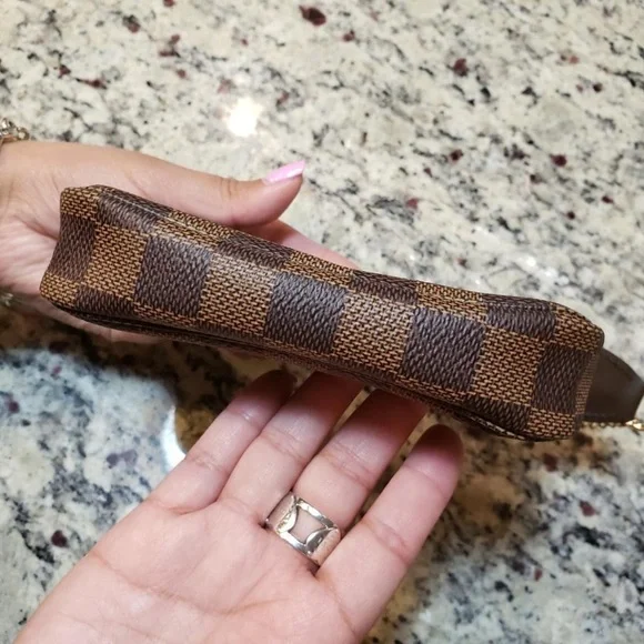 🎁 NEW Louis Vuitton Mini Pochette in Damier Ebene Made in France 🇫🇷 - Picture 5 of 12